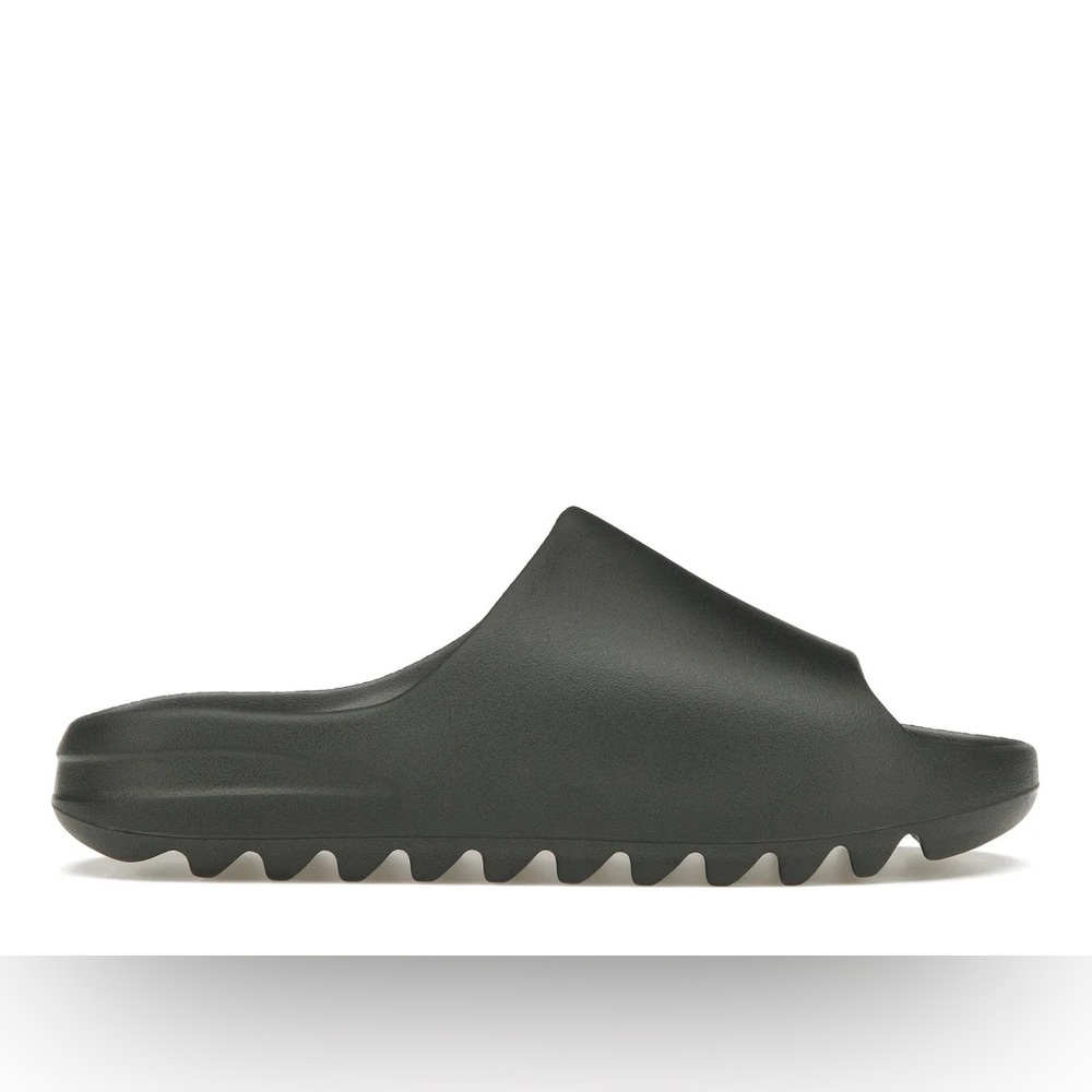 🔥SEND OFFERS🔥Men’s Yeezy slides